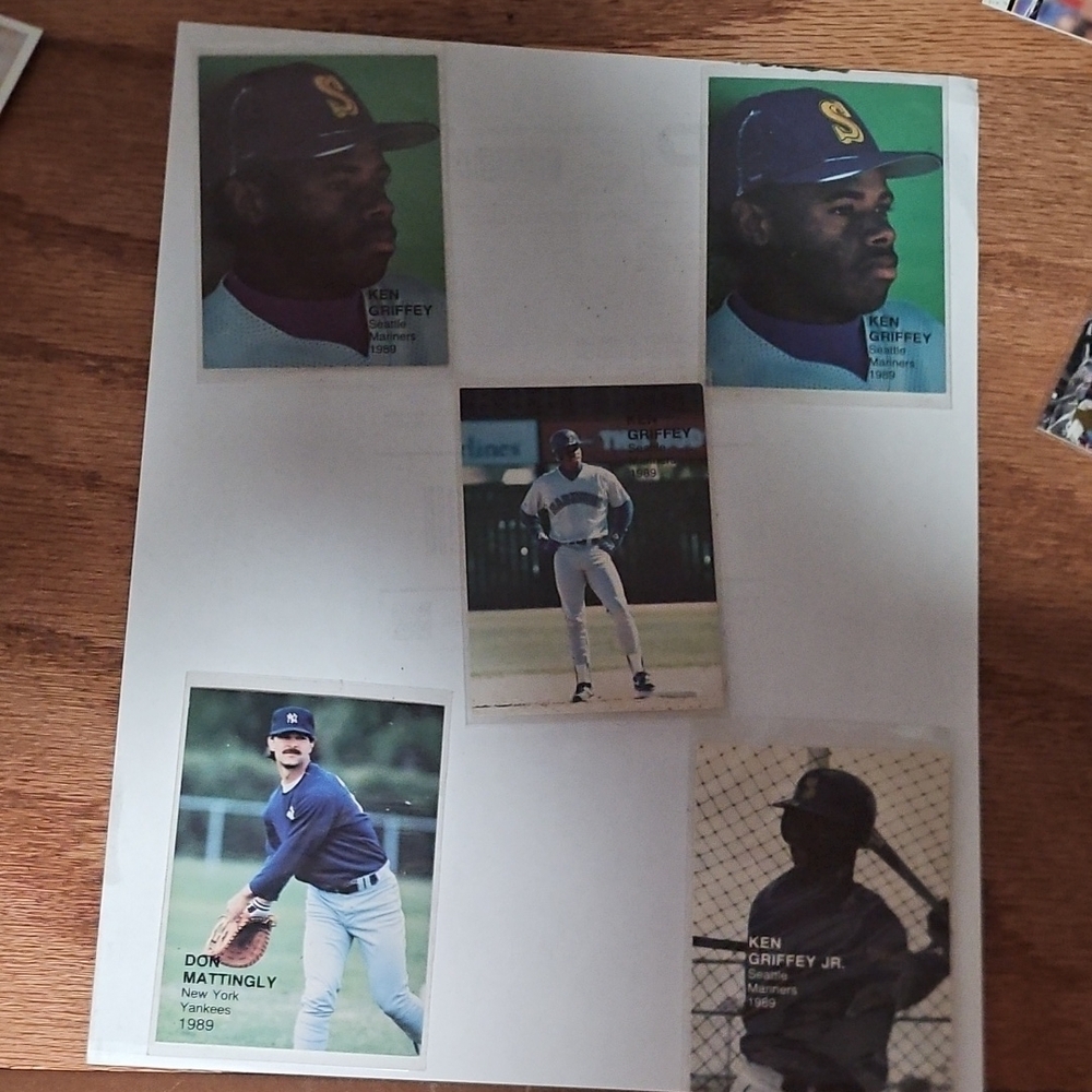 Ken Griffey Jr. Baseball Trading Cards Set - Blue and Black